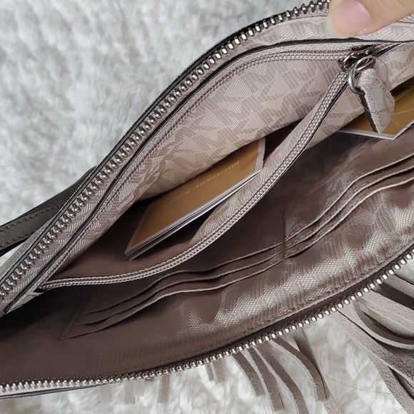 Michael Kors Billy XL Zip Clutch Suede Leather Cement - Picture 5 of 6